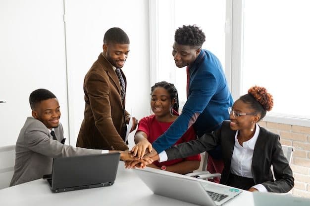 Séance de formation en salle informatique.